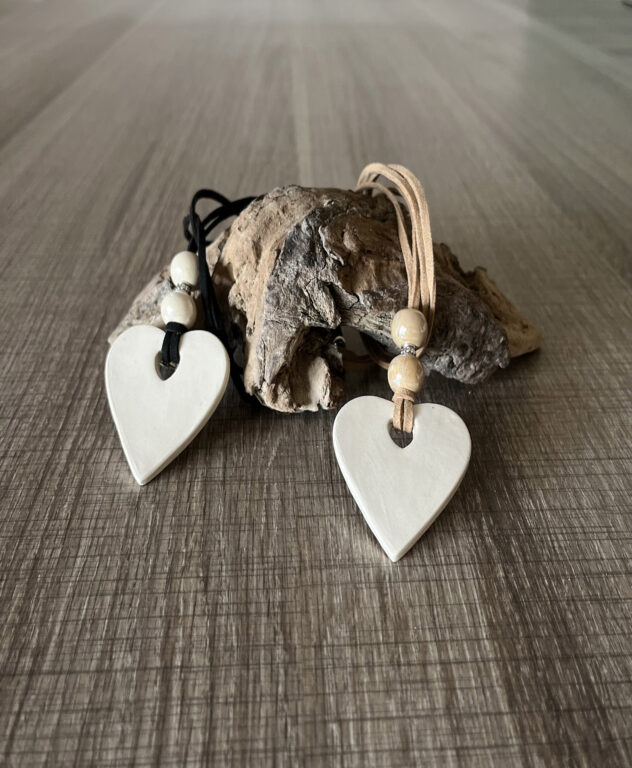 Coeur & perles en céramique